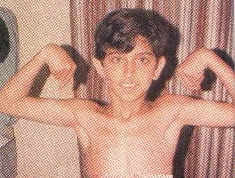 HRITHIK SHOWING HIS MUSCLES